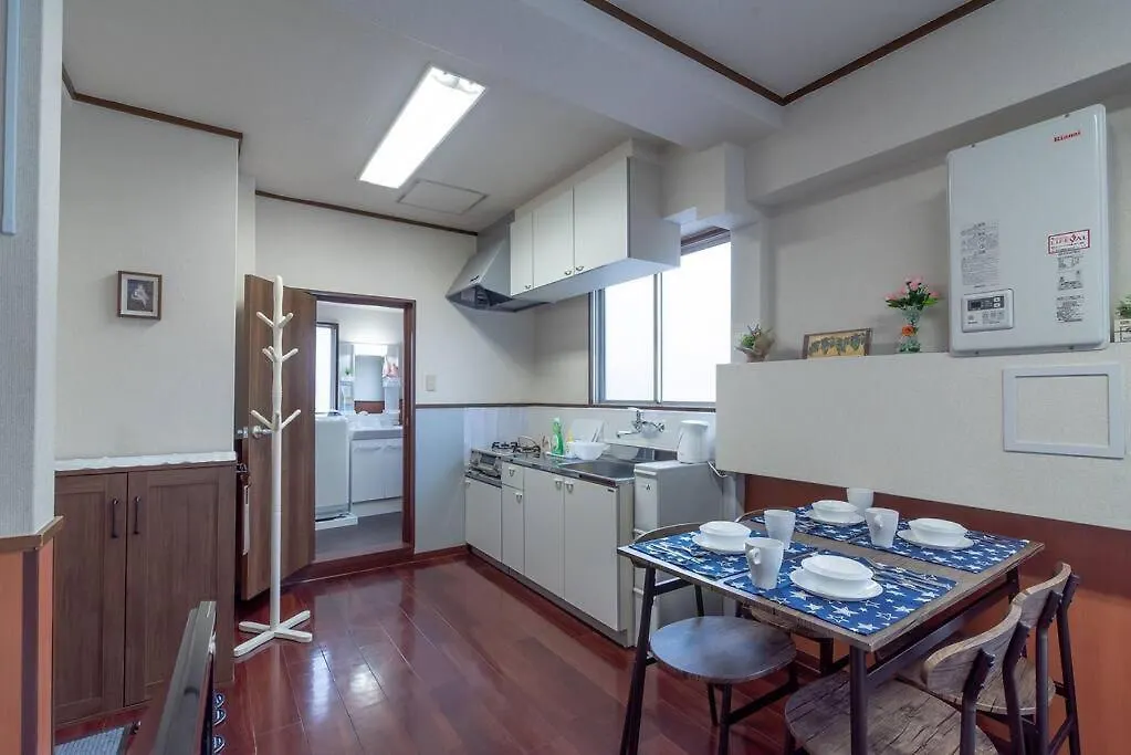Apartment 東京上野入谷アパート3 F／駅から徒歩1分／新宿銀座へ直通／最大5人 Tokyo Japan